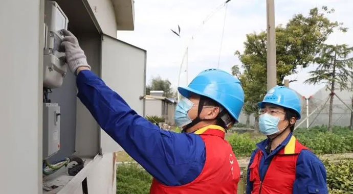 南腾转载——农民有了“电力?！辈捣⒄怪市Ц?></div>
            <div   id=